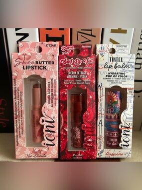 🤎 NEW 🤎 Bundle Of 3 Lip Sticks & Lip Balms 🤎